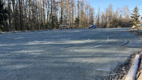 Neue Parkplatzoberfläche auf der Hohen Wurzel (Südseite)