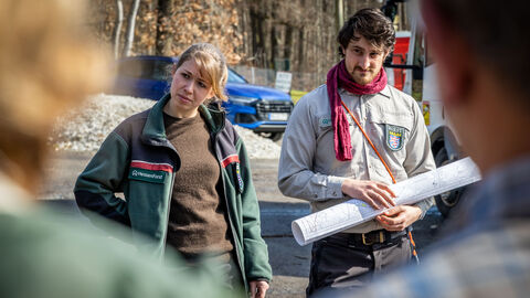 Försterin Carolin Pfaff und Förster Philipp Gerhardt