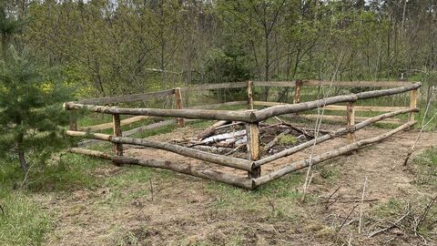 Lebensraum für Kröten in der Viernheimer Waldheide: Edelstahlwanne mit Holzgatter 