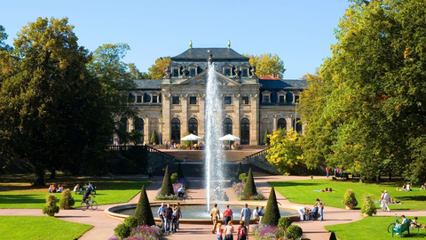 Die Jahrestagung des Deutschen Forstvereins wird nächsten September im 125. Jubiläumsjahr des Vereins in Fulda stattfinden. Tagungsort ist das Maritim-Hotel am Schlosspark.  Die Jahrestagung des Deutschen Forstvereins wird nächsten September im 125. Jubiläumsjahr des Vereins in Fulda stattfinden. Tagungsort ist das Maritim-Hotel am Schlosspark.