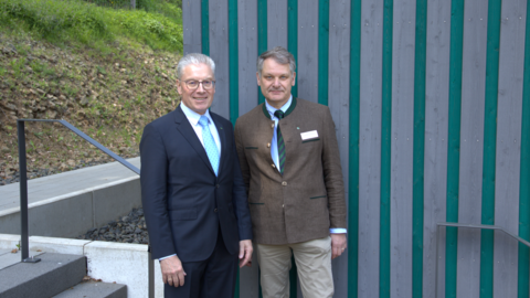 Michael Gerst (li.) und der neue, kommissarische Landesbetriebsleiter Dr. Bernhard von Finckenstein (re.) Michael Gerst (li.) und der neue, kommissarische Landesbetriebsleiter Dr. Bernhard von Finckenstein (re.)